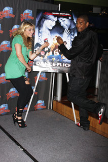 Shoshana Bush feet photo 13