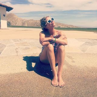 Shoshana Bush feet photo 4