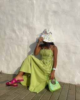 Shouq Mohammed feet photo 2