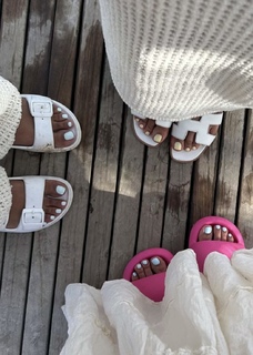 Shouq Mohammed feet photo 8