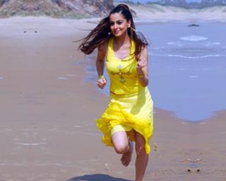 Shraddha Arya feet photo thumbnail