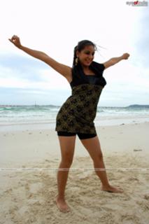 Shraddha Arya feet photo thumbnail