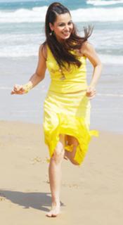 Shraddha Arya feet photo thumbnail