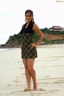 Shraddha Arya feet photo thumbnail