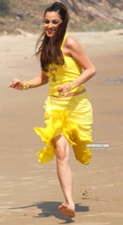 Shraddha Arya feet photo thumbnail