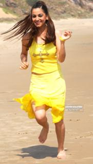 Shraddha Arya feet photo thumbnail