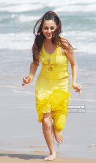 Shraddha Arya feet photo thumbnail