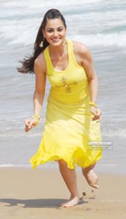 Shraddha Arya feet photo thumbnail