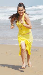 Shraddha Arya feet photo thumbnail