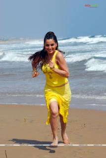 Shraddha Arya feet photo thumbnail