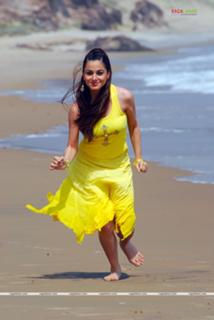 Shraddha Arya feet photo thumbnail