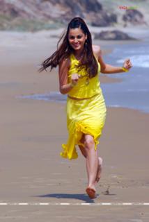 Shraddha Arya feet photo thumbnail