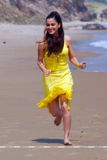 Shraddha Arya feet photo thumbnail