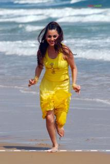 Shraddha Arya feet photo thumbnail