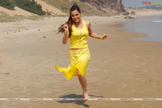 Shraddha Arya feet photo thumbnail