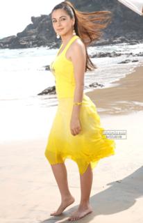 Shraddha Arya feet photo thumbnail