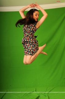 Shraddha Arya feet photo thumbnail