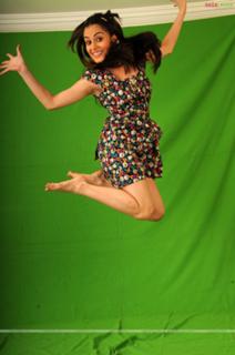 Shraddha Arya feet photo thumbnail