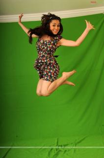 Shraddha Arya feet photo thumbnail