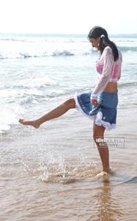 Shraddha Arya feet photo thumbnail