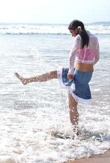 Shraddha Arya feet photo thumbnail