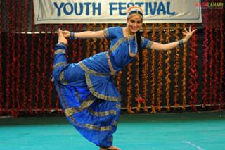 Shraddha Arya feet photo thumbnail