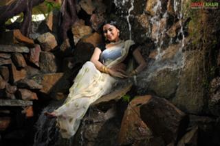 Shraddha Arya feet photo thumbnail