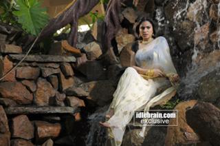 Shraddha Arya feet photo thumbnail