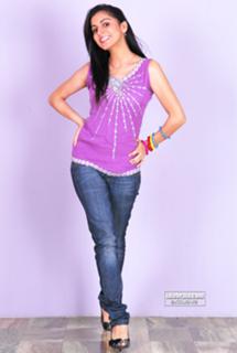 Shraddha Arya feet photo thumbnail