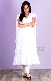 Shraddha Arya feet photo thumbnail