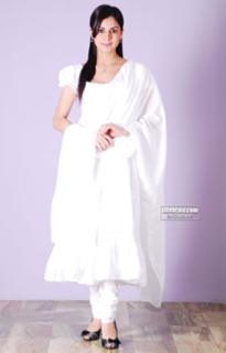 Shraddha Arya feet photo thumbnail