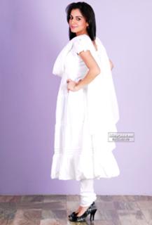 Shraddha Arya feet photo thumbnail