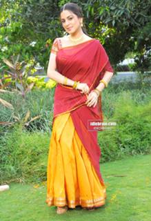 Shraddha Arya feet photo thumbnail