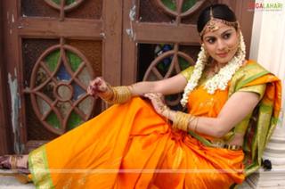 Shraddha Arya feet photo thumbnail