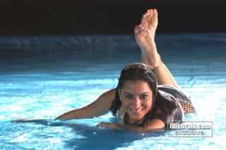 Shraddha Arya feet photo thumbnail