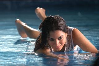 Shraddha Arya feet photo thumbnail