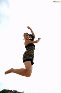 Shraddha Arya feet photo thumbnail