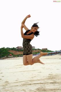 Shraddha Arya feet photo thumbnail