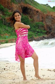 Shraddha Arya feet photo thumbnail