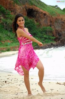 Shraddha Arya feet photo thumbnail