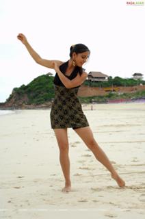 Shraddha Arya feet photo thumbnail