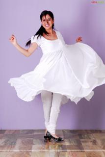 Shraddha Arya feet photo thumbnail