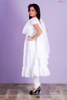 Shraddha Arya feet photo thumbnail