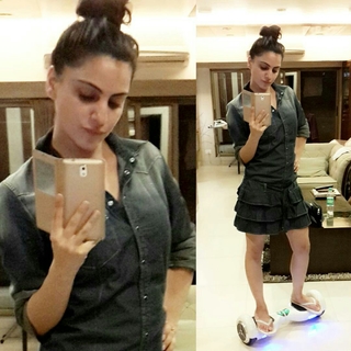 Shraddha Arya feet photo thumbnail