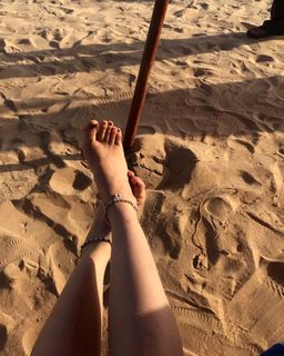 Shraddha Arya feet photo thumbnail