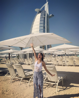 Shraddha Arya feet photo thumbnail