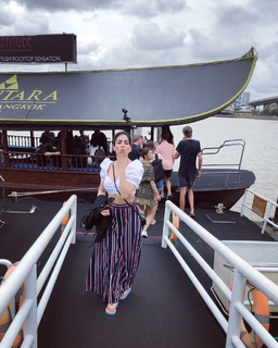 Shraddha Arya feet photo thumbnail