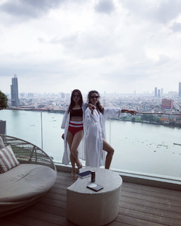 Shraddha Arya feet photo thumbnail