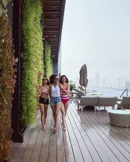 Shraddha Arya feet photo thumbnail