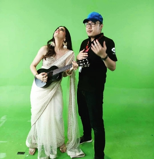 Shraddha Arya feet photo thumbnail